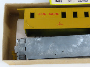 HO Scale Roundhouse Kit 3485 UP Union Pacific Railroad Cupola Caboose #3919