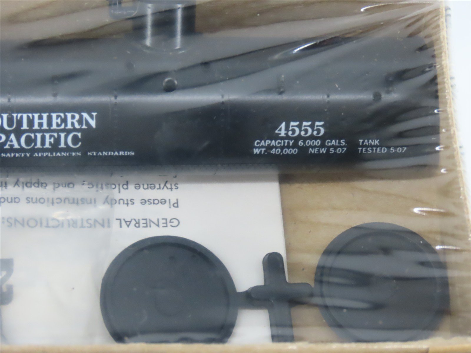 HO Scale Roundhouse Kit 3363 SP Southern Pacific Old Timer Tank Car #4555 Sealed