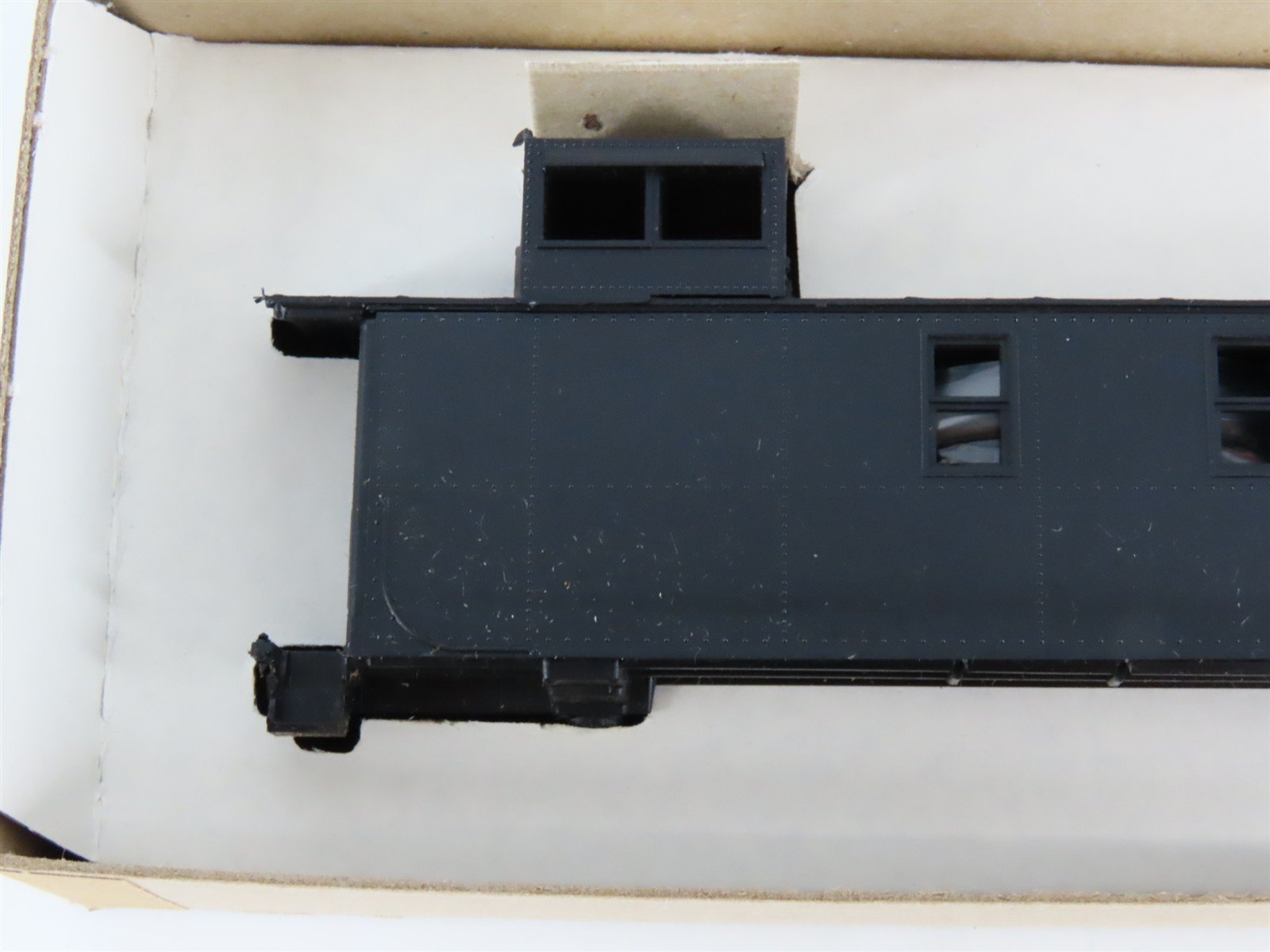 HO Scale Roundhouse Kit 3491 Undecorated 3-Window Cupola Caboose