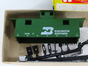 HO Scale Roundhouse Kit 3473 BN Burlington Northern Railway Caboose #10499