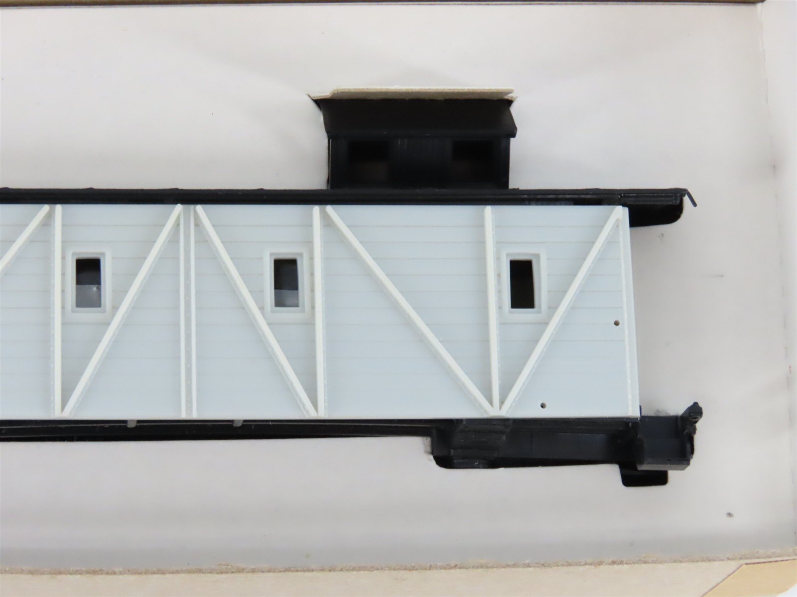 HO Scale Roundhouse Kit 3460 Unlettered Old Timer Cupola Caboose