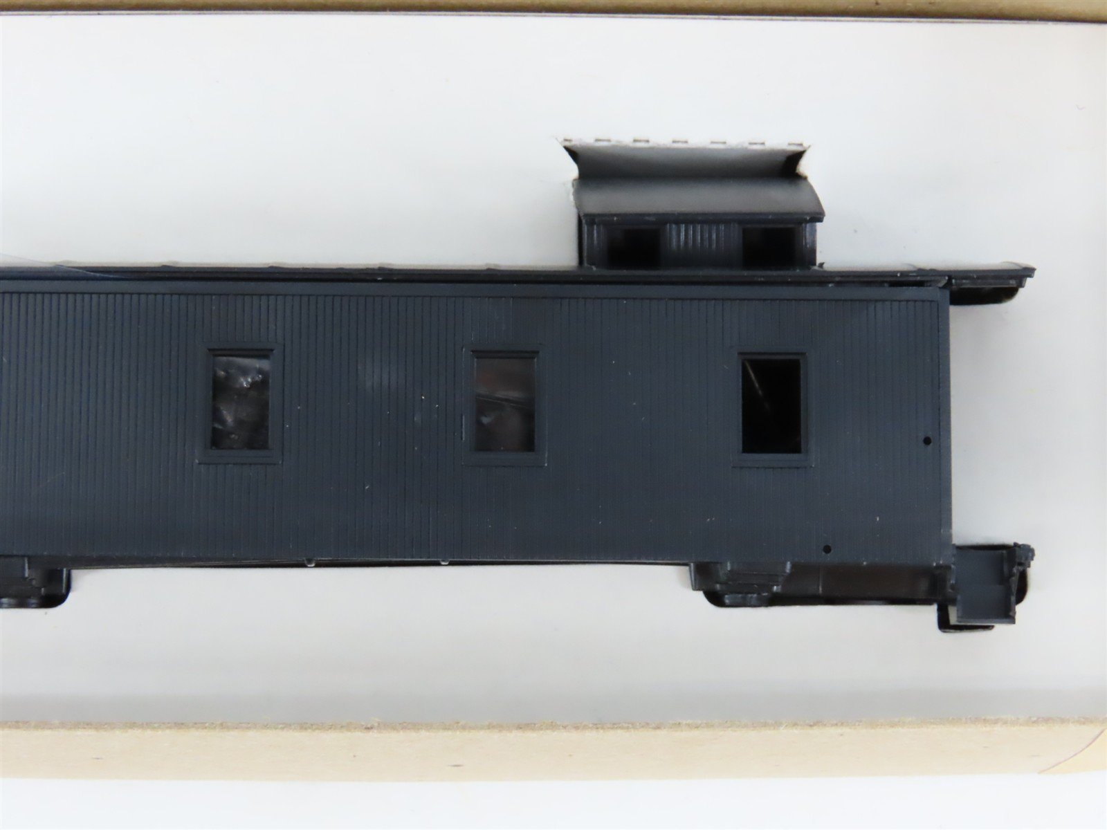 HO Scale Roundhouse Kit 3440 Undecorated 3-Window Cupola Caboose