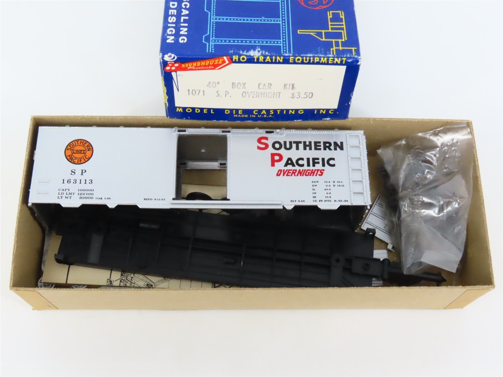 HO Scale Roundhouse Kit 1071 SP Southern Pacific Overnight 40' Box Car #163113