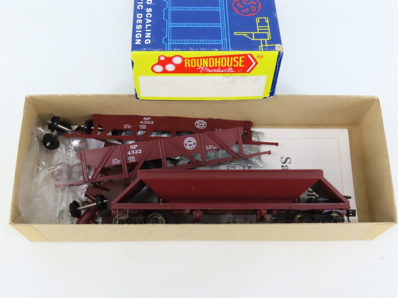HO Scale Roundhouse Kit 1473 SP Sand & Gravel Hopper #4322 Partially Assembled