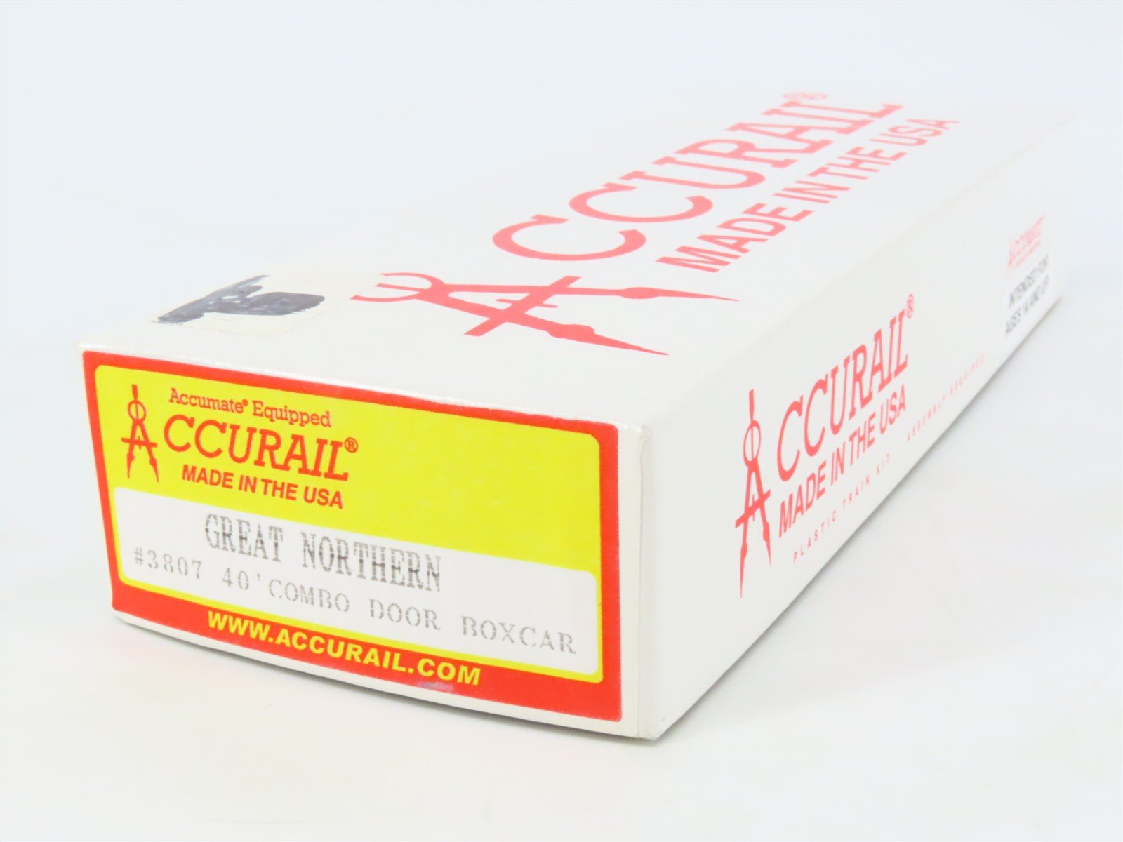 HO Scale Accurail Kit 3807 GN Great Northern Big Sky Blue 40' Box Car #12734