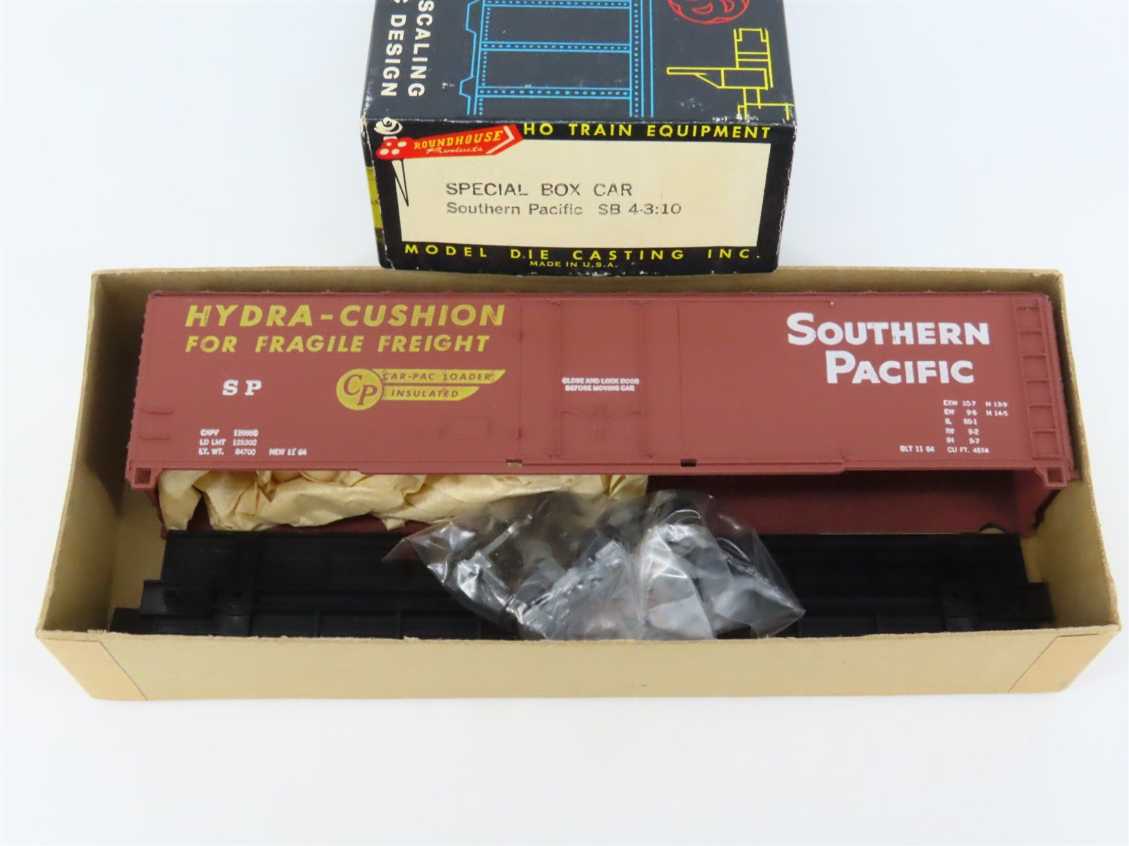 HO Scale Roundhouse Kit SP Southern Pacific Plug Door Box Car No Road #
