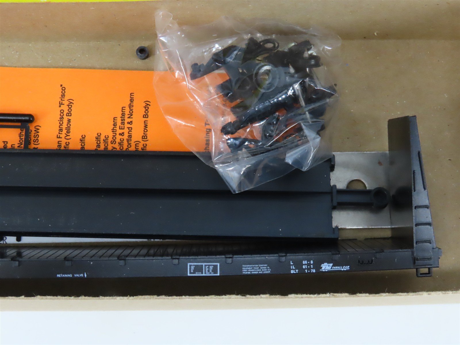 HO Scale Roundhouse Kit 1312 WP Western Pacific 60' Bulkhead Flat Car #1403