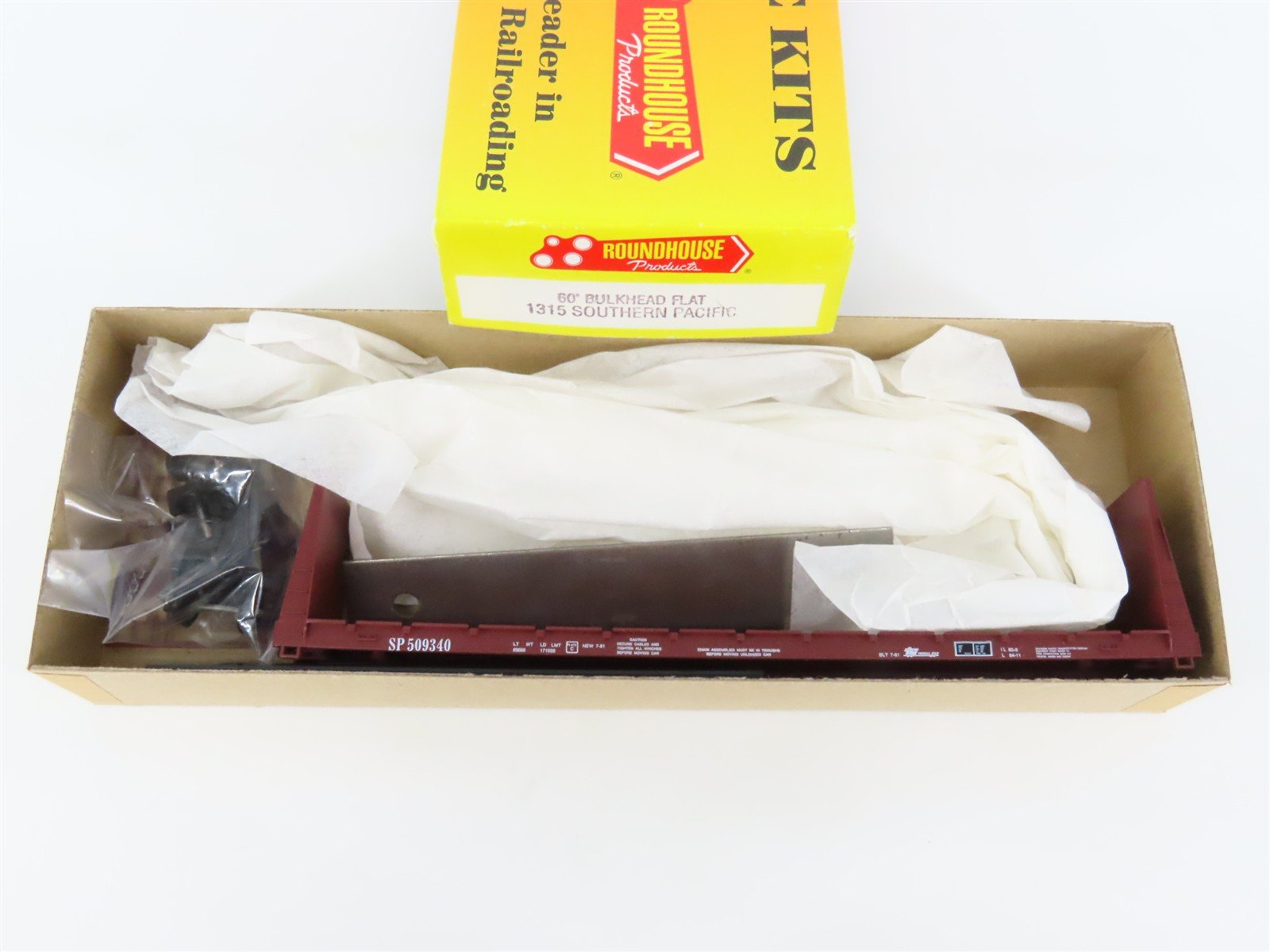 HO Scale Roundhouse Kit 1315 SP Southern Pacific 60' Bulkhead Flat Car #509340