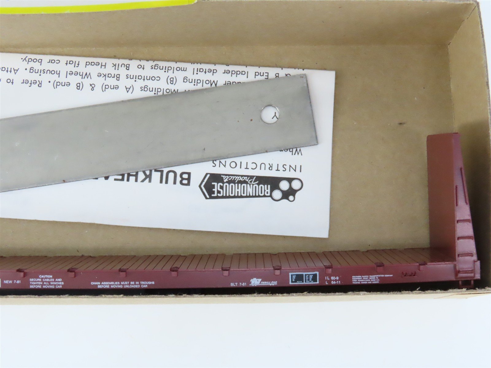 HO Scale Roundhouse Kit 1315 SP Southern Pacific 60' Bulkhead Flat Car #509340