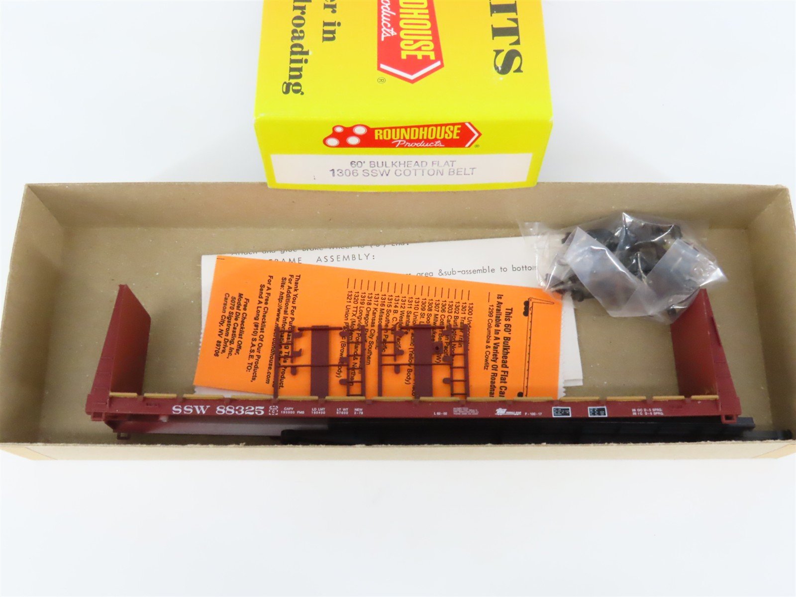 HO Scale Roundhouse Kit 1306 SSW Cotton Belt 60' Bulkhead Flat Car #88325