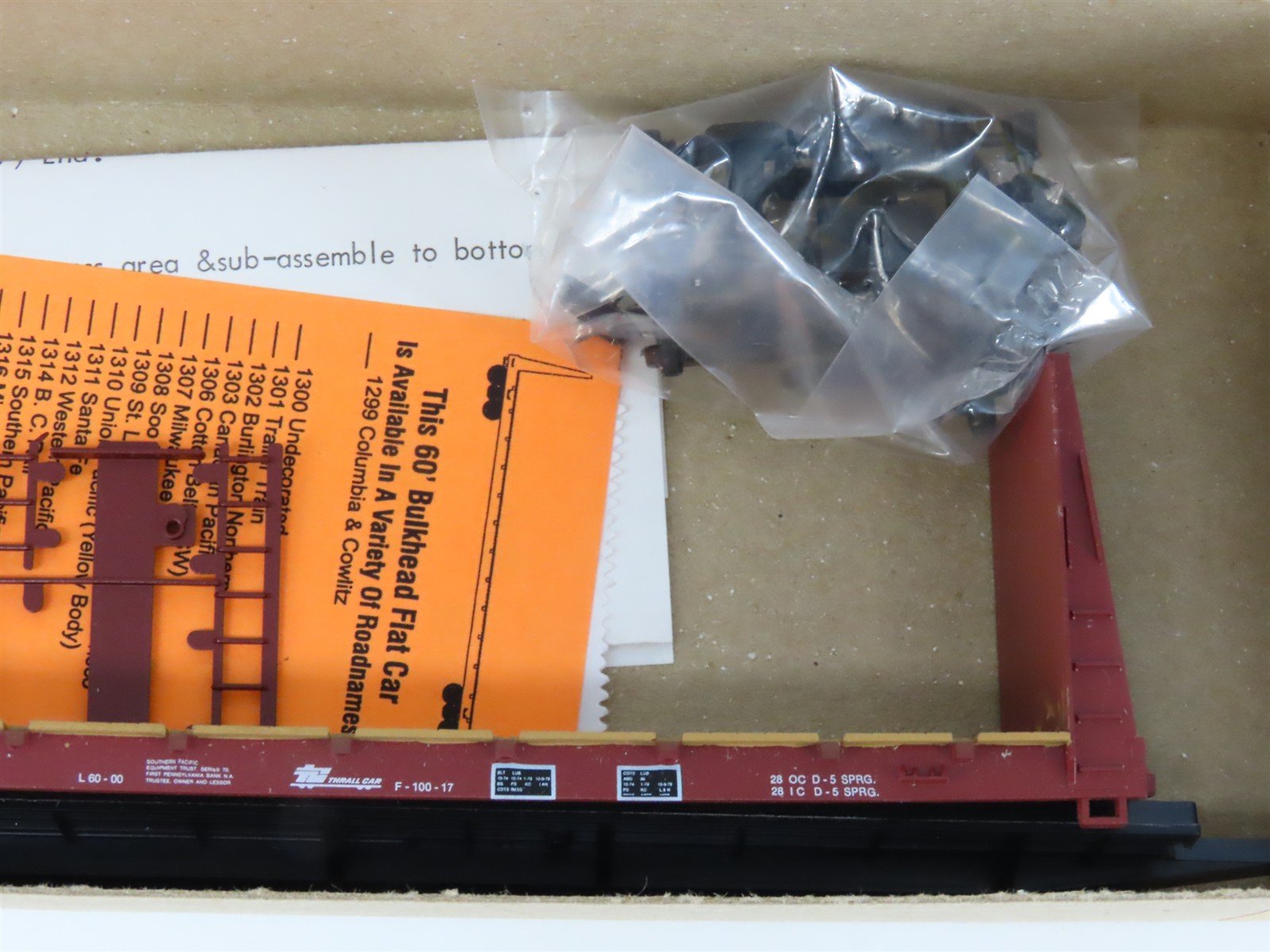 HO Scale Roundhouse Kit 1306 SSW Cotton Belt 60' Bulkhead Flat Car #88325