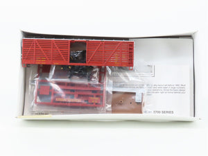 HO Scale Walthers Kit 932-2700 UP Union Pacific Railroad 40' Stock Car #49562