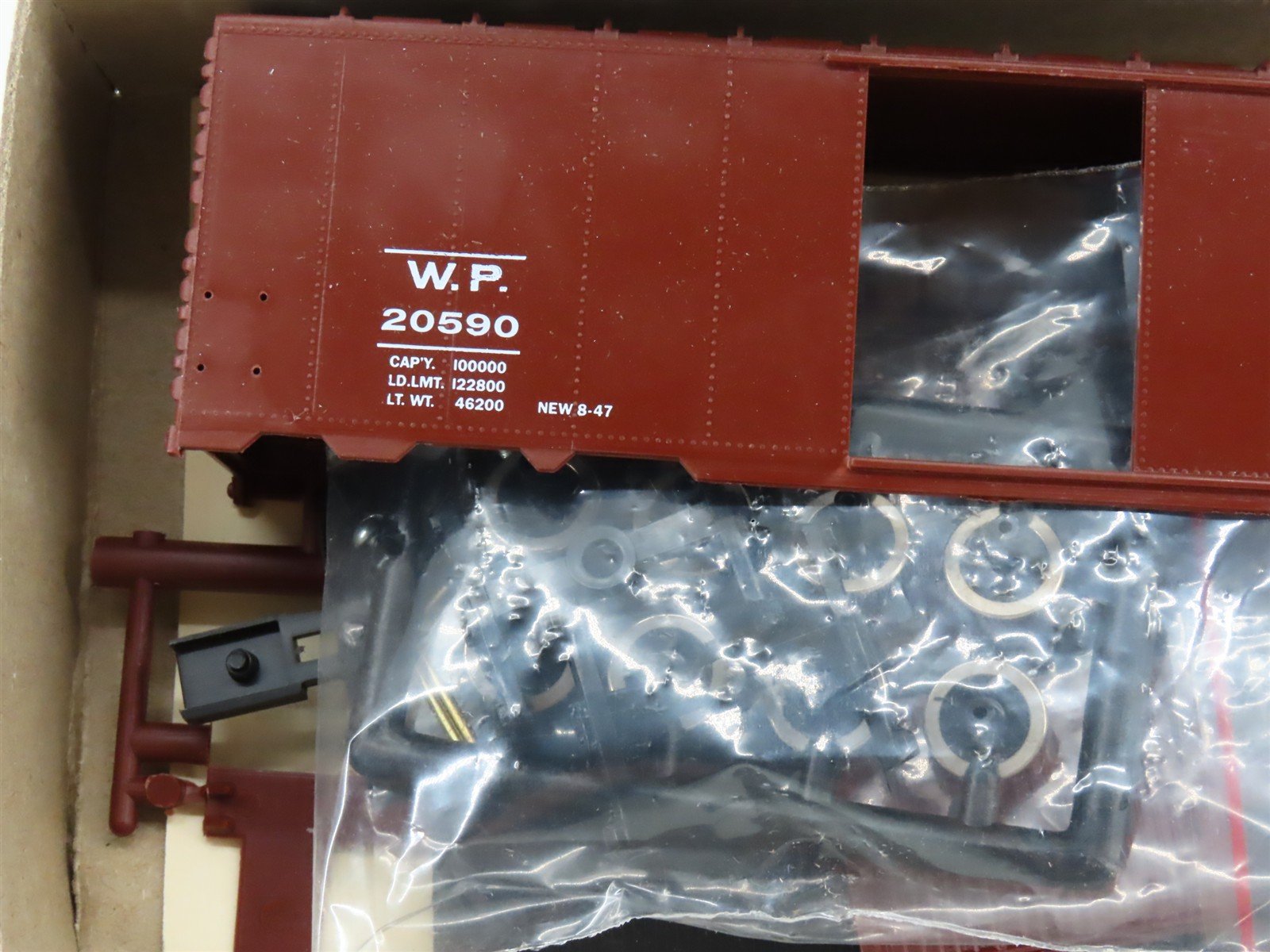 HO C&BT Shops Kit WP Western Pacific Feather 40' Single Door Box Car #20590