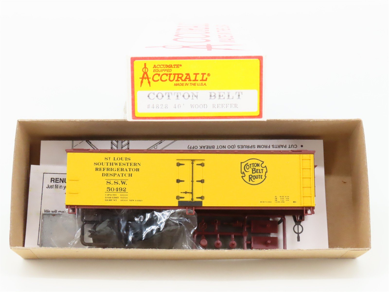 HO Scale Accurail Kit 4828 SSW Cotton Belt Route 40' Wood Reefer #50492