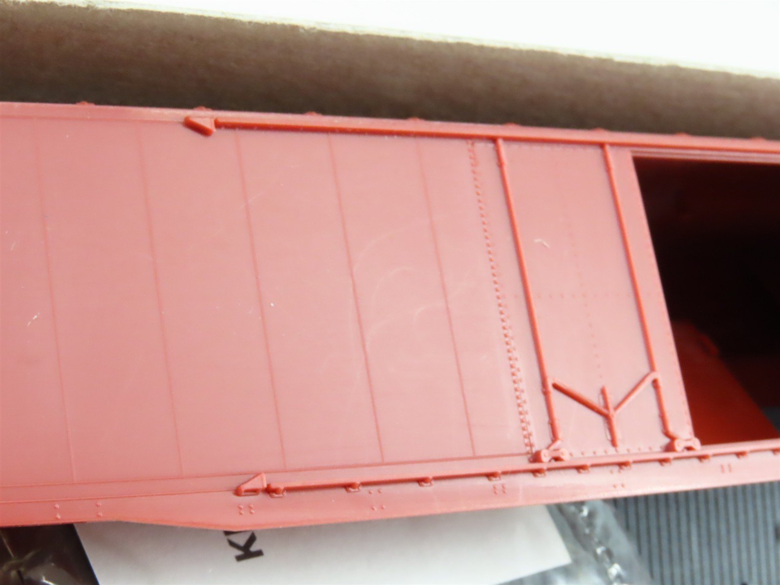 HO Scale Accurail Kit 5300 Undecorated 50' Combination Door Box Car