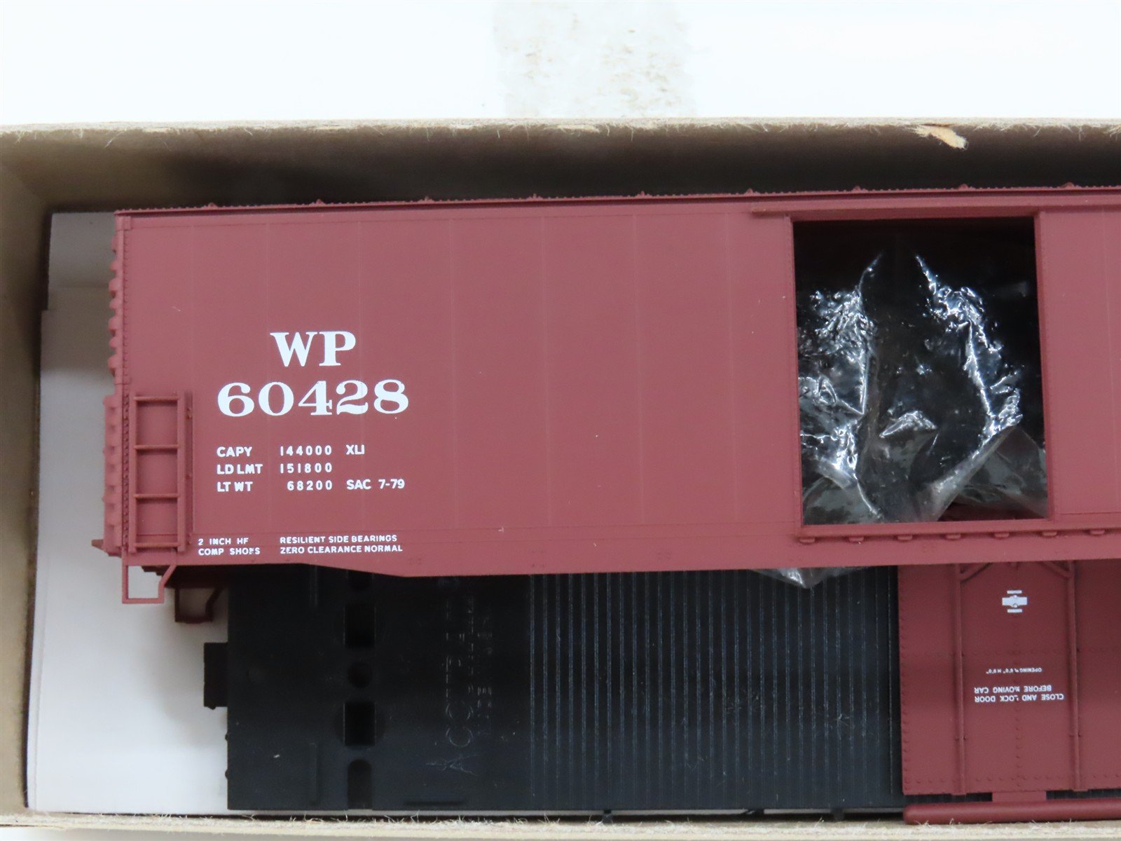 HO Scale Accurail Kit 5809 WP Western Pacific 50' Plug Door Box Car #60428