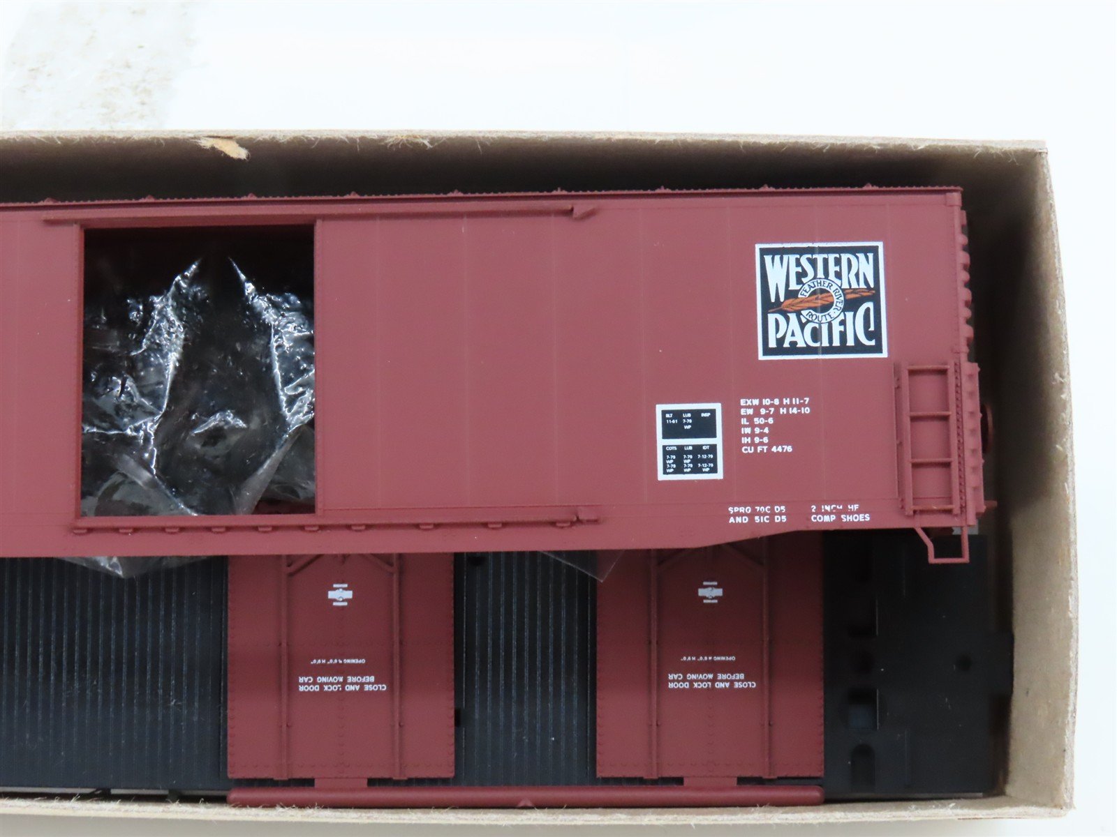HO Scale Accurail Kit 5809 WP Western Pacific 50' Plug Door Box Car #60428