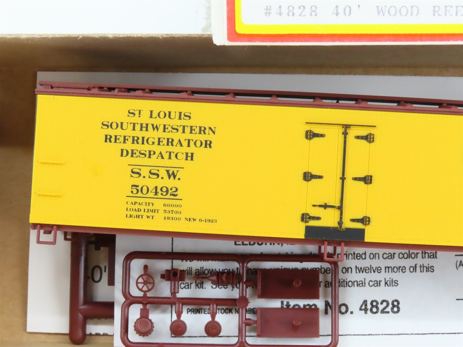 HO Scale Accurail Kit 4828 SSW Cotton Belt Route 40' Wood Reefer #50492
