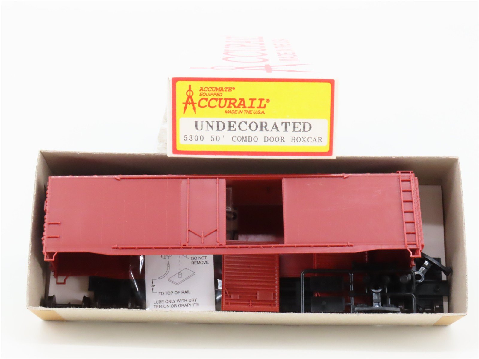HO Scale Accurail Kit 5300 Undecorated 50' Combination Door Box Car