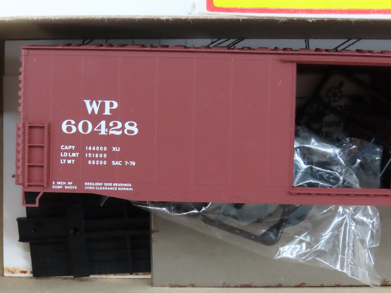 HO Scale Accurail Kit 5809 WP Western Pacific 50' Plug Door Box Car #60428