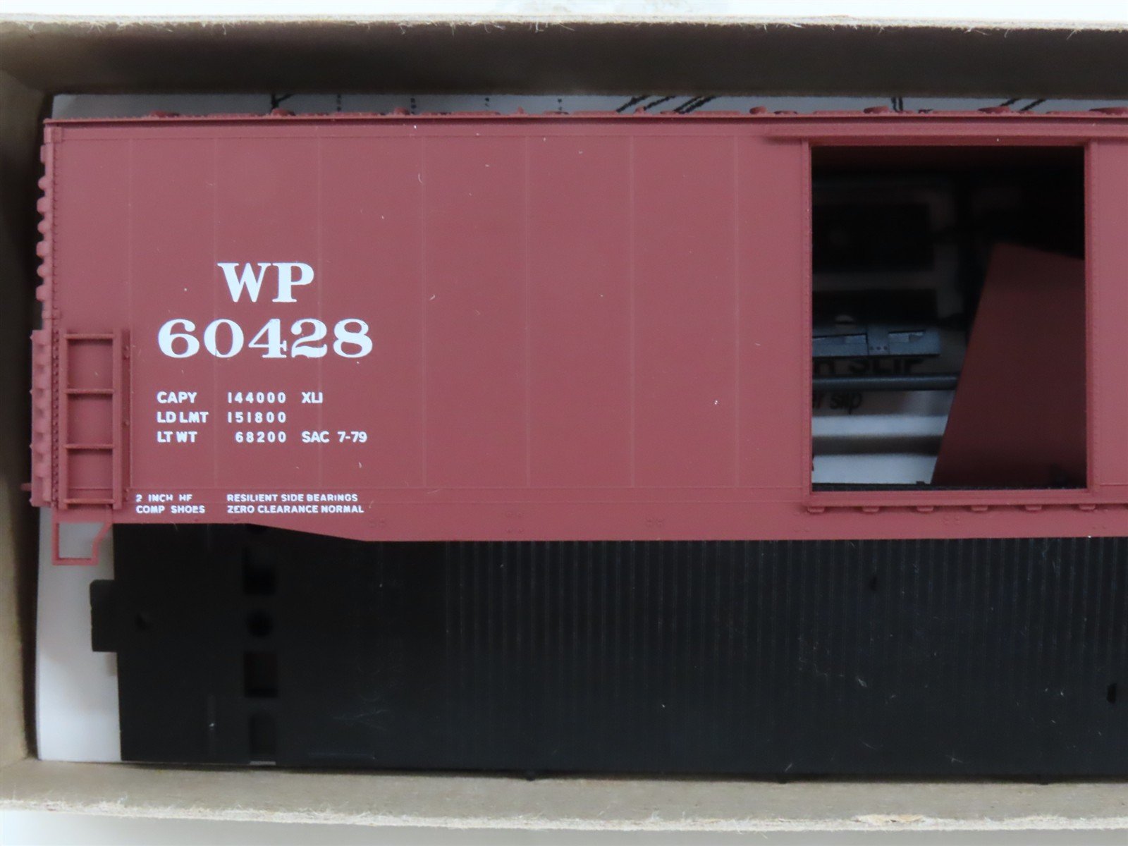 HO Scale Accurail Kit 5809 WP Western Pacific 50' Plug Door Box Car #60428