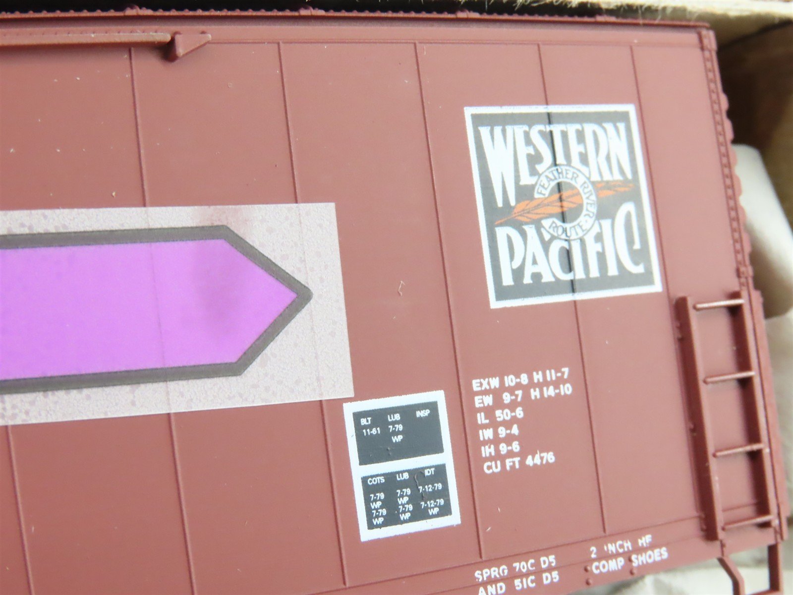 HO Scale Accurail Kit 5809 WP Western Pacific 50' Plug Door Box Car #60428