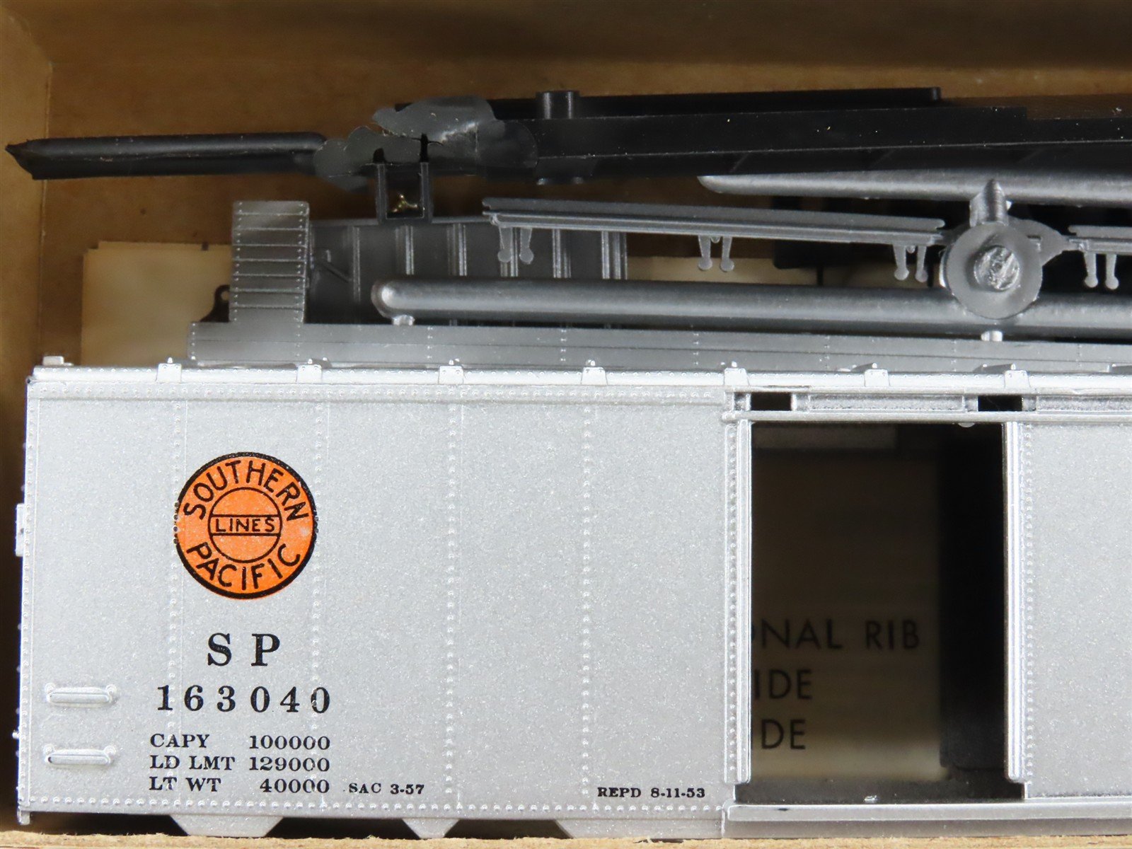 HO Scale Roundhouse Kit 1071 SP Southern Pacific Overnights 40' Box Car #163040