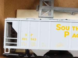 HO Scale Roundhouse 3212 Kit SP Southern Pacific 2-Bay Covered Hopper #401543