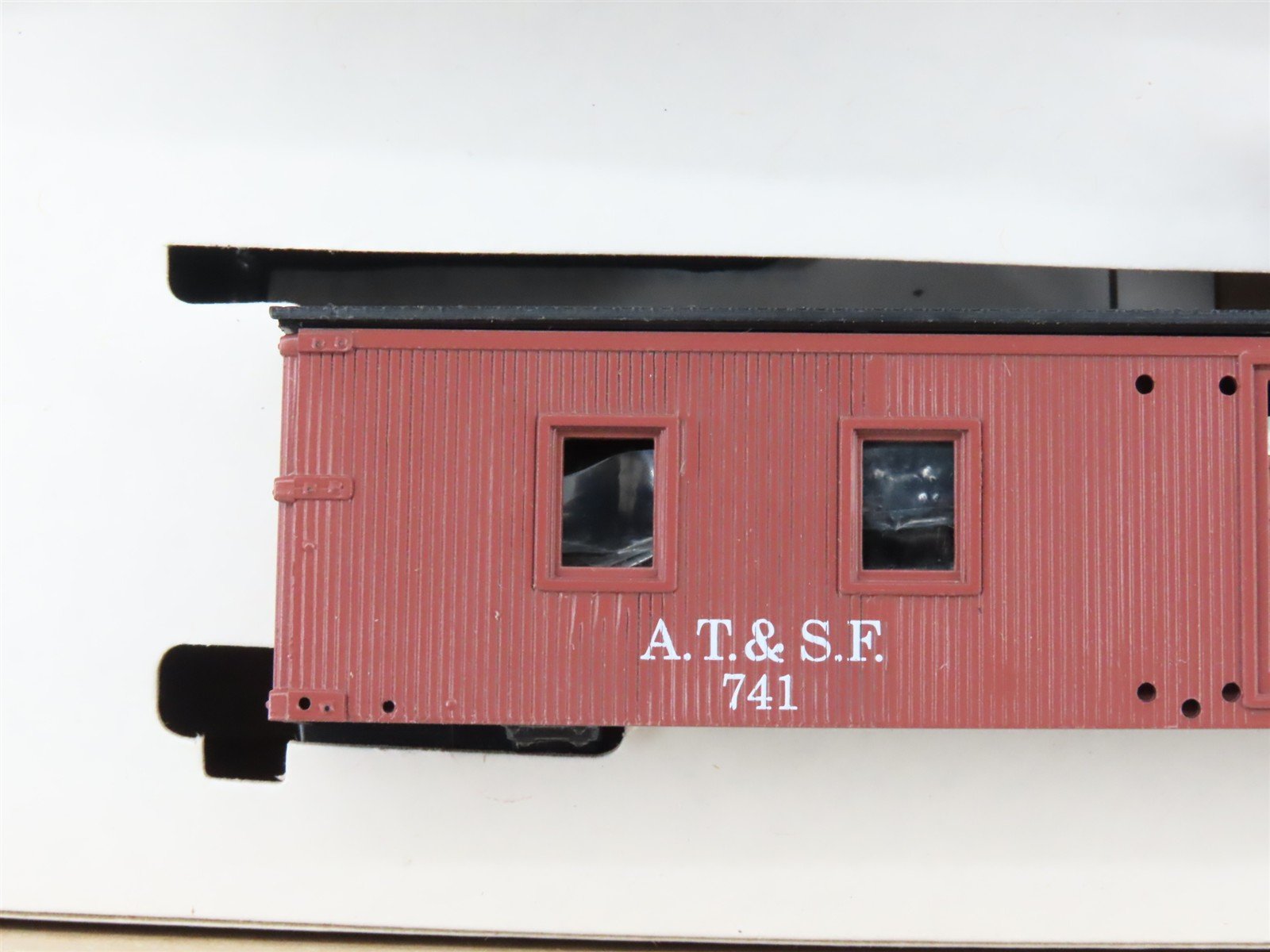 HO Scale Roundhouse Kit 3421 ATSF Santa Fe Railroad Old Timer Caboose #741