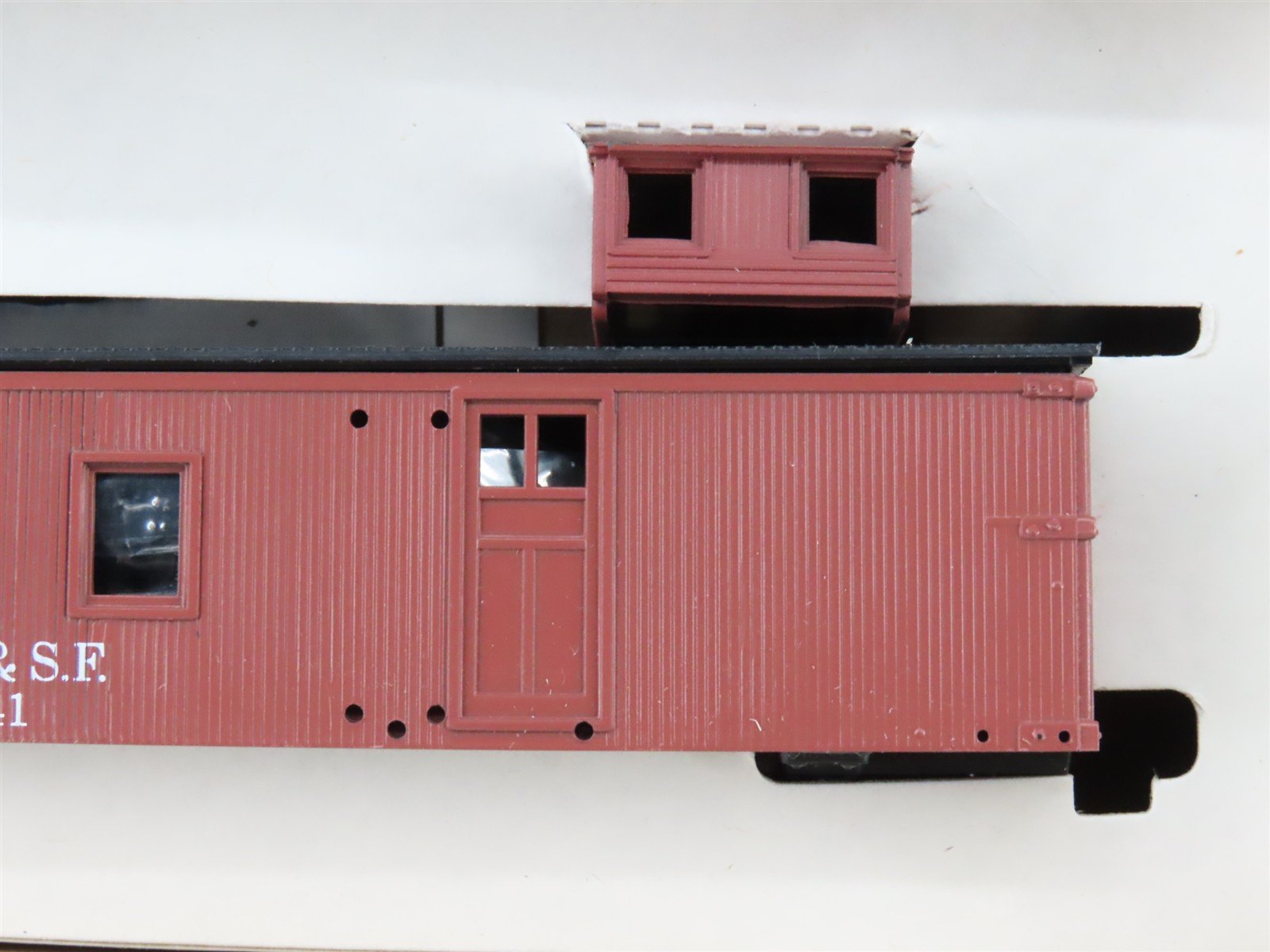 HO Scale Roundhouse Kit 3421 ATSF Santa Fe Railroad Old Timer Caboose #741