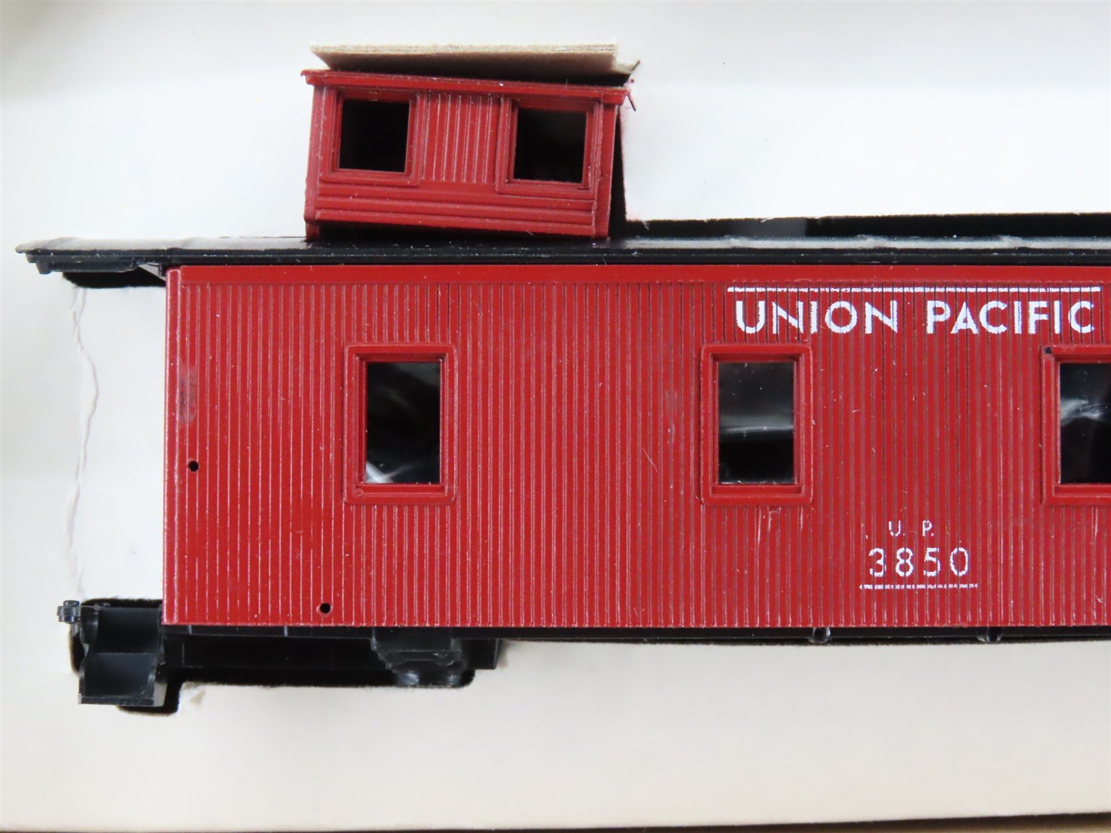 HO Scale Roundhouse Kit 3449 UP Union Pacific Railroad Caboose #3850