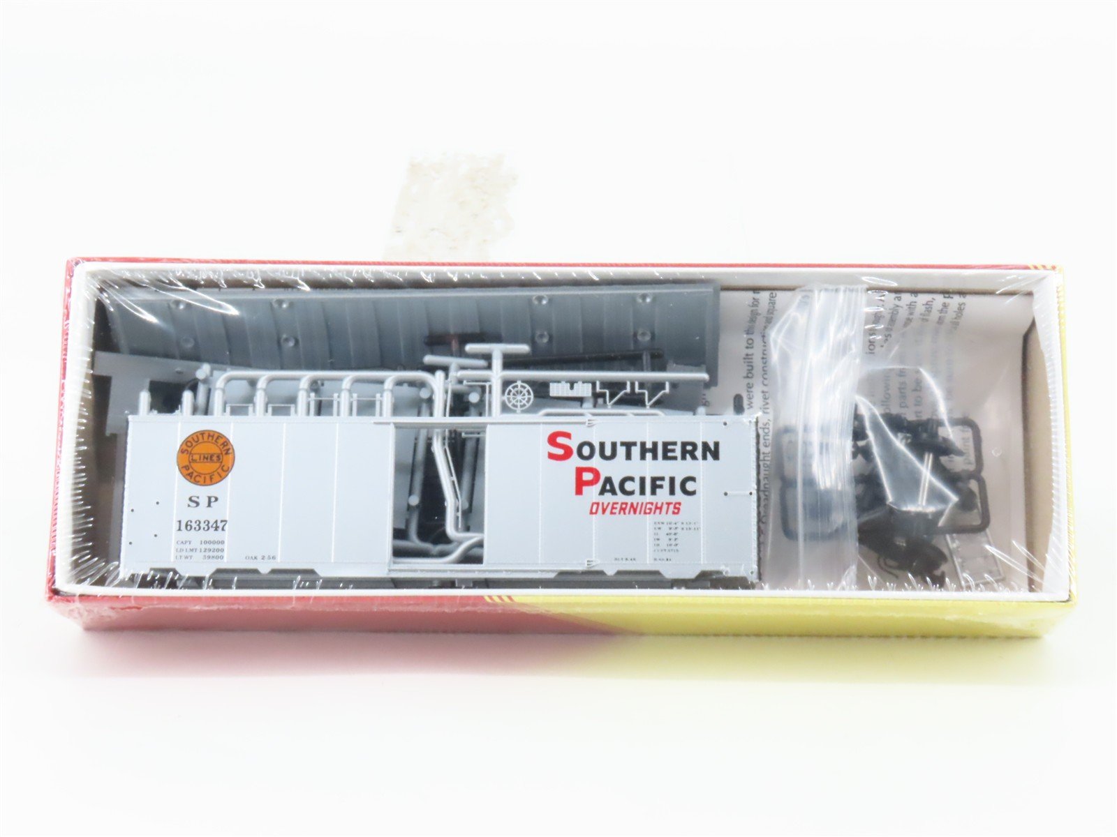 HO Scale Red Caboose Kit RC-8037-18 SP Southern Pacific Box Car #163347 - Sealed
