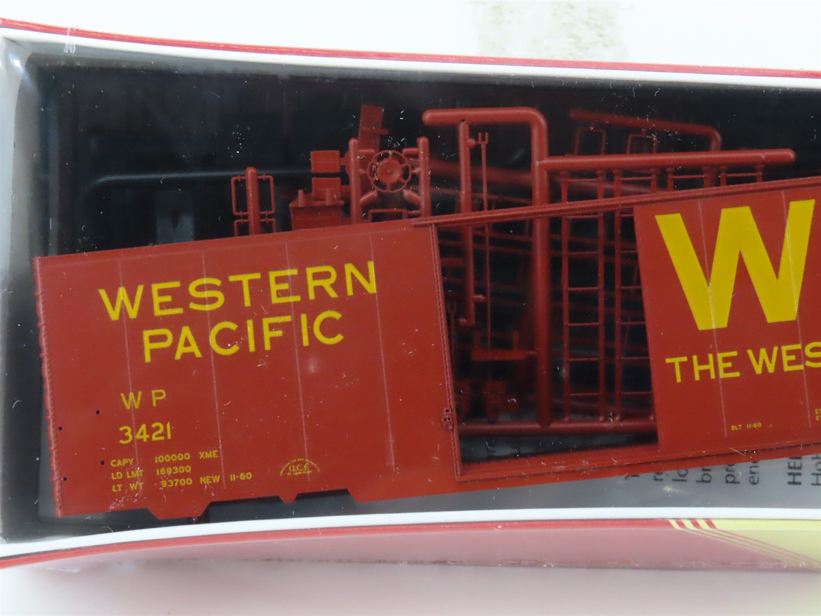HO Scale Red Caboose Kit RC-8903-2 WP Western Pacific 40' Box Car #3421 - Sealed