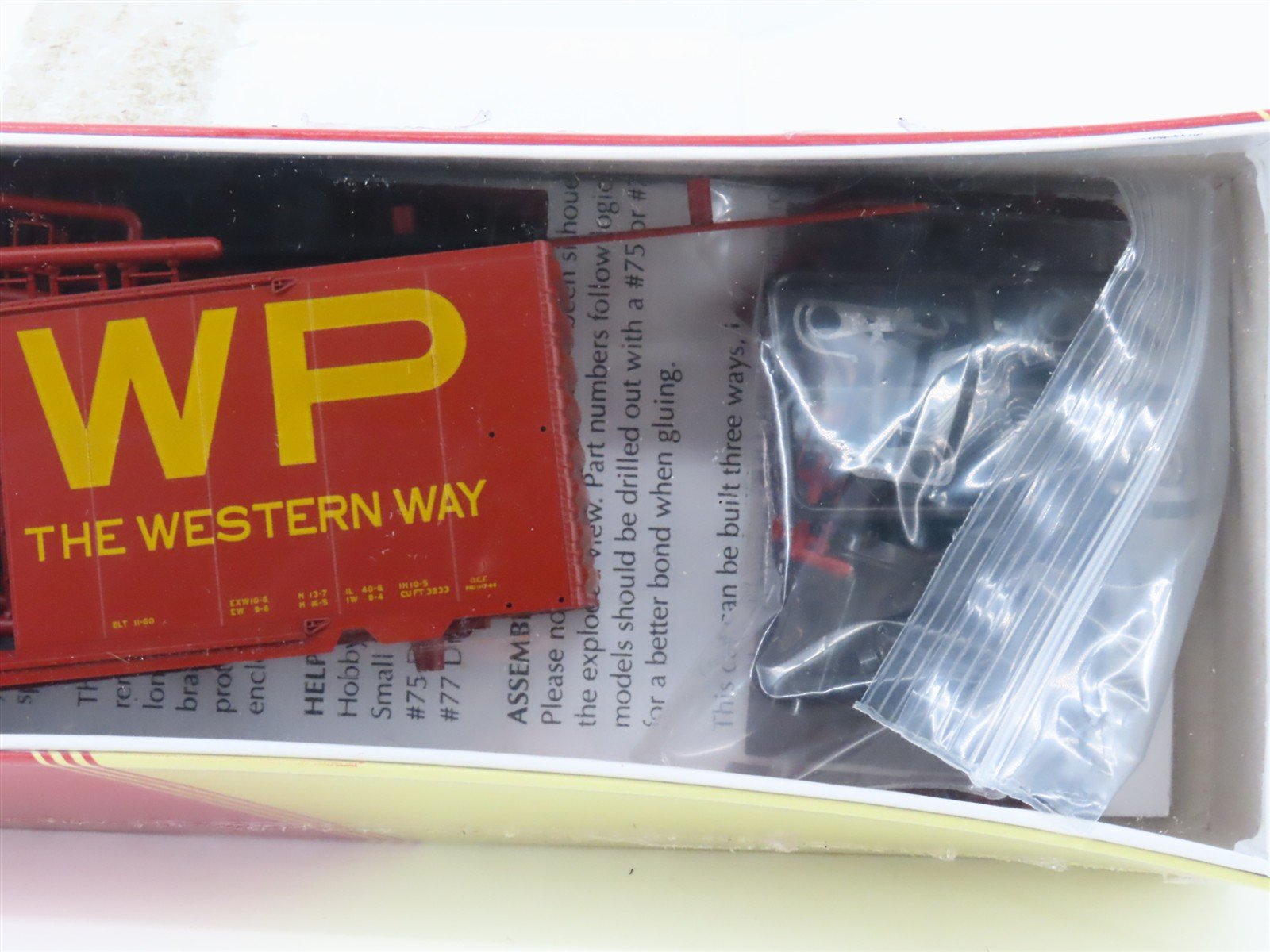 HO Scale Red Caboose Kit RC-8903-2 WP Western Pacific 40' Box Car #3421 - Sealed