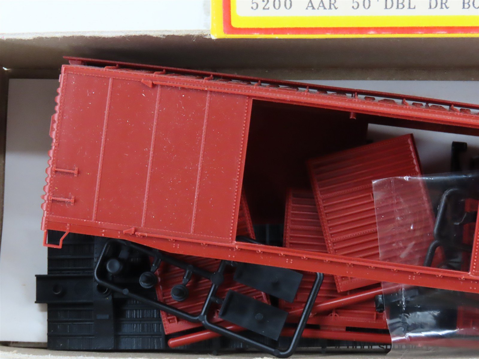 HO Scale Accurail Kit 5200 Undecorated 50' Double Door Box Car - Sealed