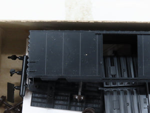 HO Scale Accurail Kit 3400 Undecorated 40' Steel Single Door Box Car
