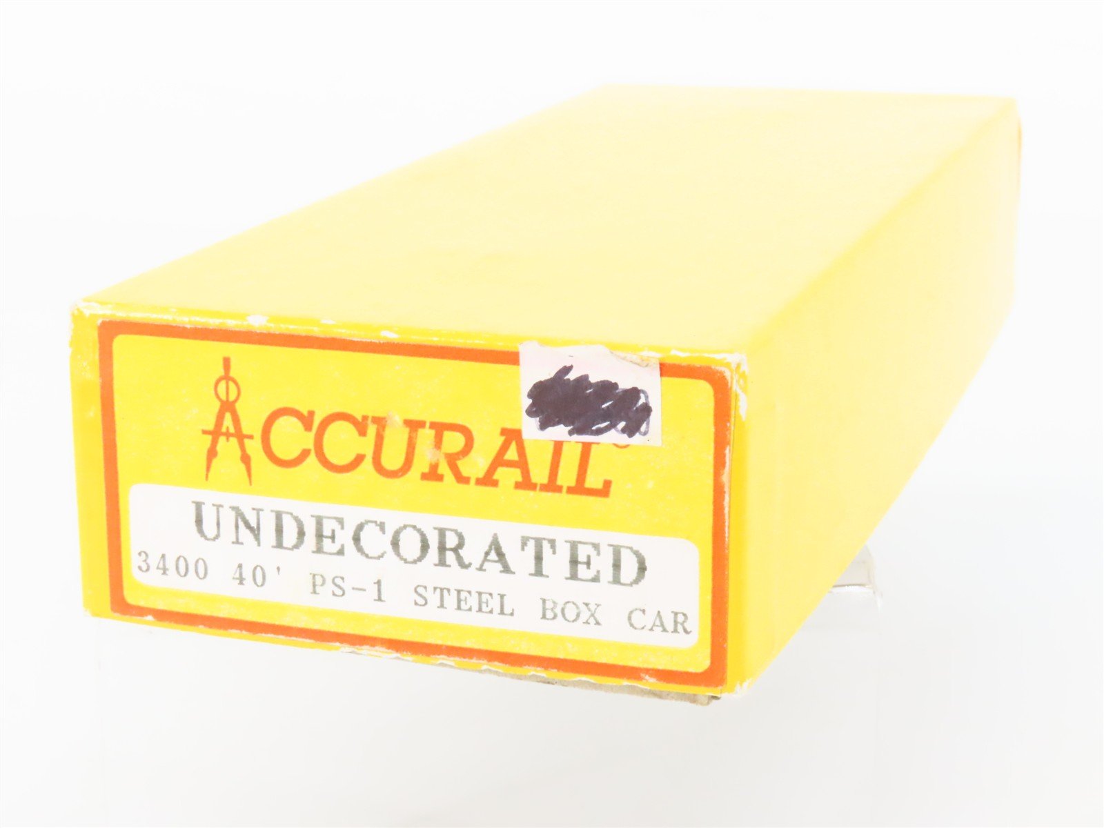 HO Scale Accurail Kit 3400 Undecorated 40' Steel Single Door Box Car