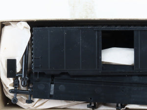 HO Scale Accurail Kit 3400 Undecorated 40' Steel Single Door Box Car