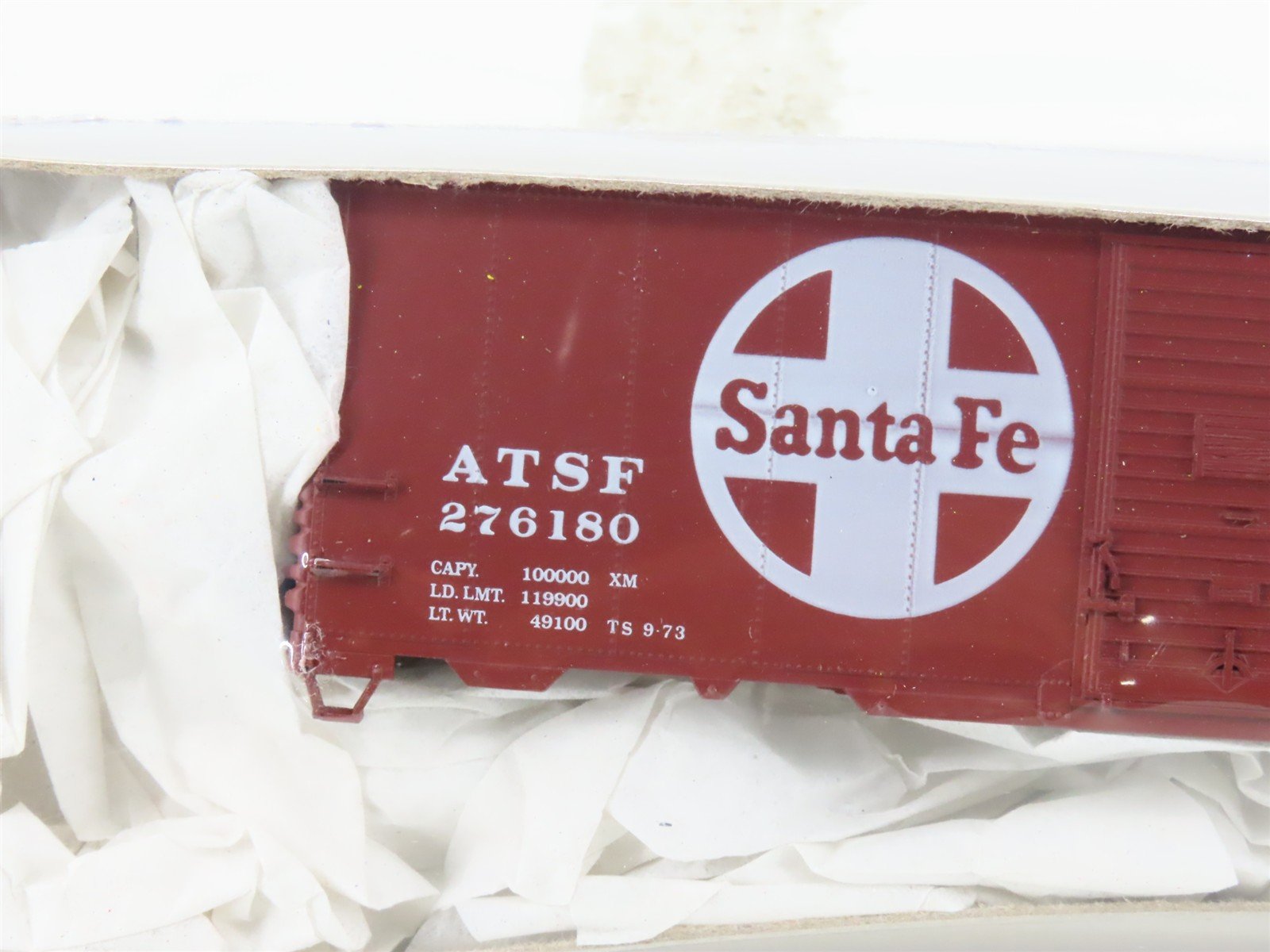 HO Accurail Kit 3201 ATSF Santa Fe 40' Single Door Box Car #276180 - Sealed