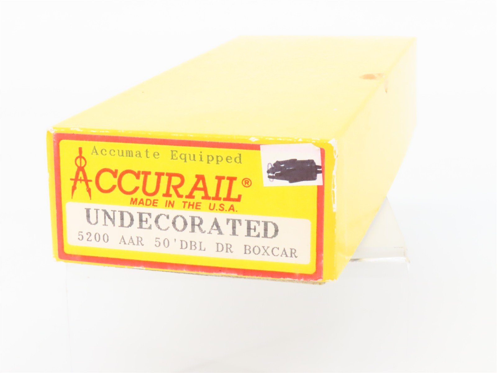 HO Scale Accurail Kit 5200 Undecorated 50' Double Door Box Car