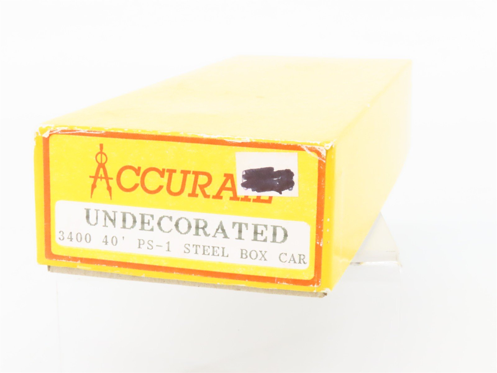 HO Scale Accurail Kit 3400 Undecorated 40' Steel Single Door Box Car