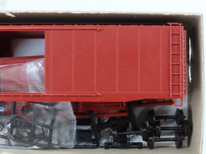 HO Scale Accurail Kit 5200 Undecorated 50' Double Door Box Car