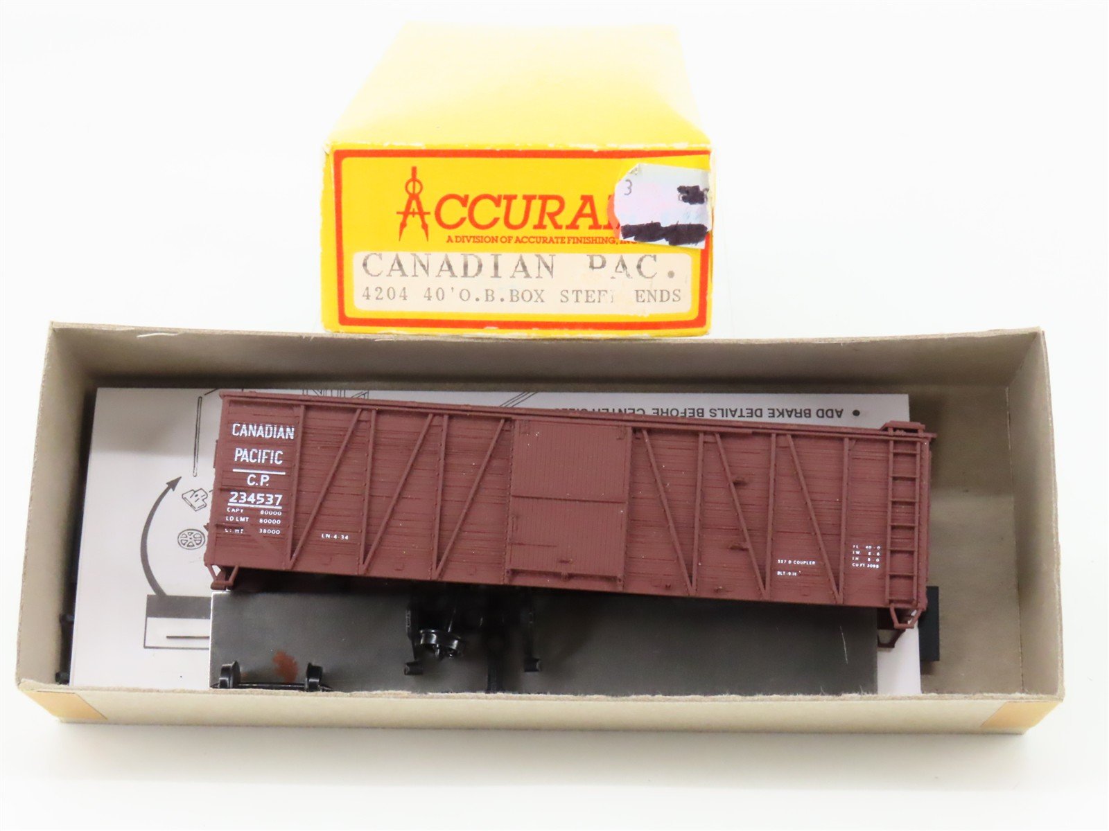 HO Scale Accurail Kit 4204 CP Canadian Pacific 40' Single Door Box Car #234537