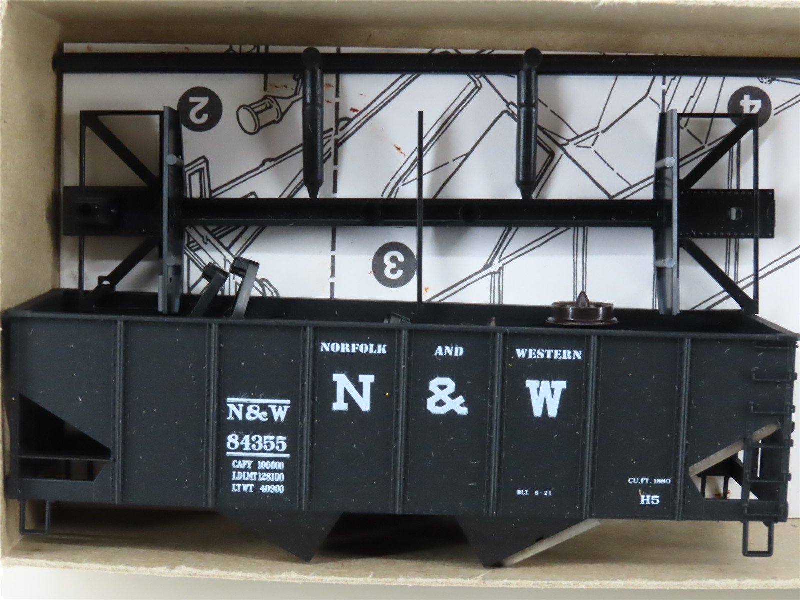 HO Scale Accurail Kit 2502 N&W Norfolk & Western 2-Bay Open Hopper #84355