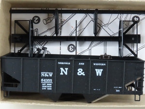 HO Scale Accurail Kit 2502 N&W Norfolk & Western 2-Bay Open Hopper #84355