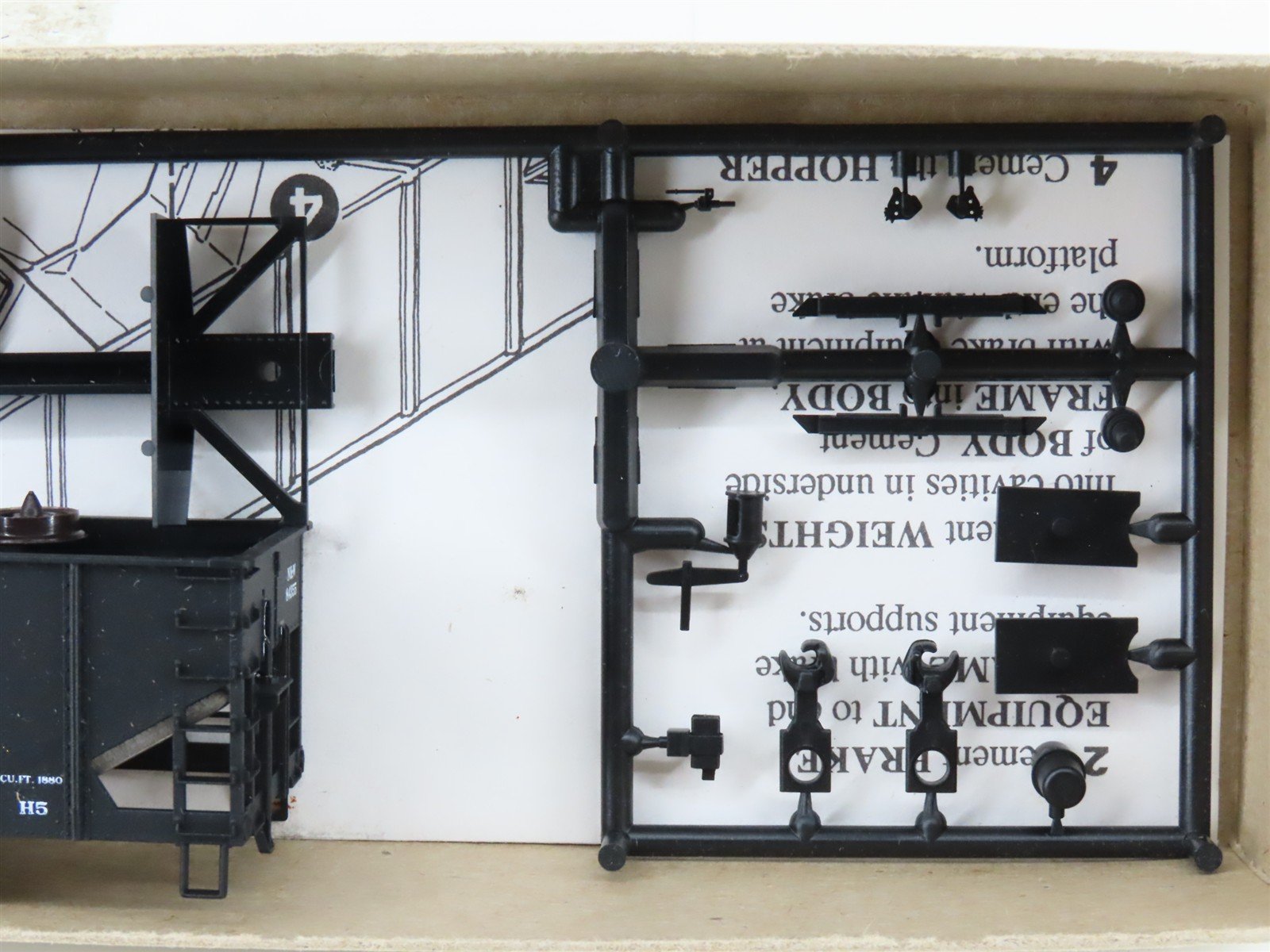 HO Scale Accurail Kit 2502 N&W Norfolk & Western 2-Bay Open Hopper #84355