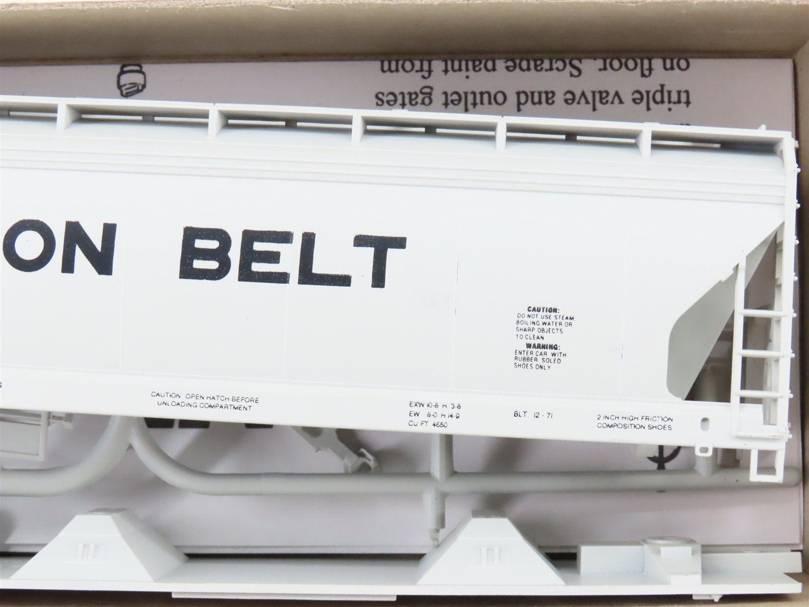 HO Scale Accurail Kit 2021 SSW Cotton Belt 3-Bay Covered Hopper #74375