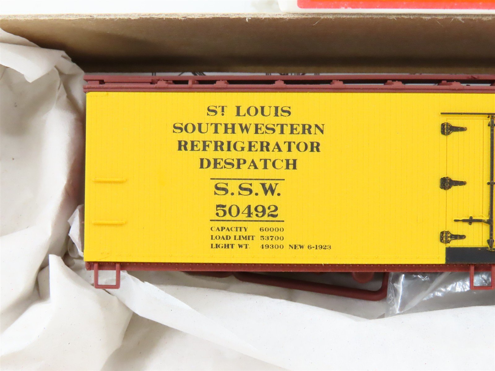 HO Scale Accurail Kit 4828 SSW Cotton Belt Route 40' Wood Reefer #50492