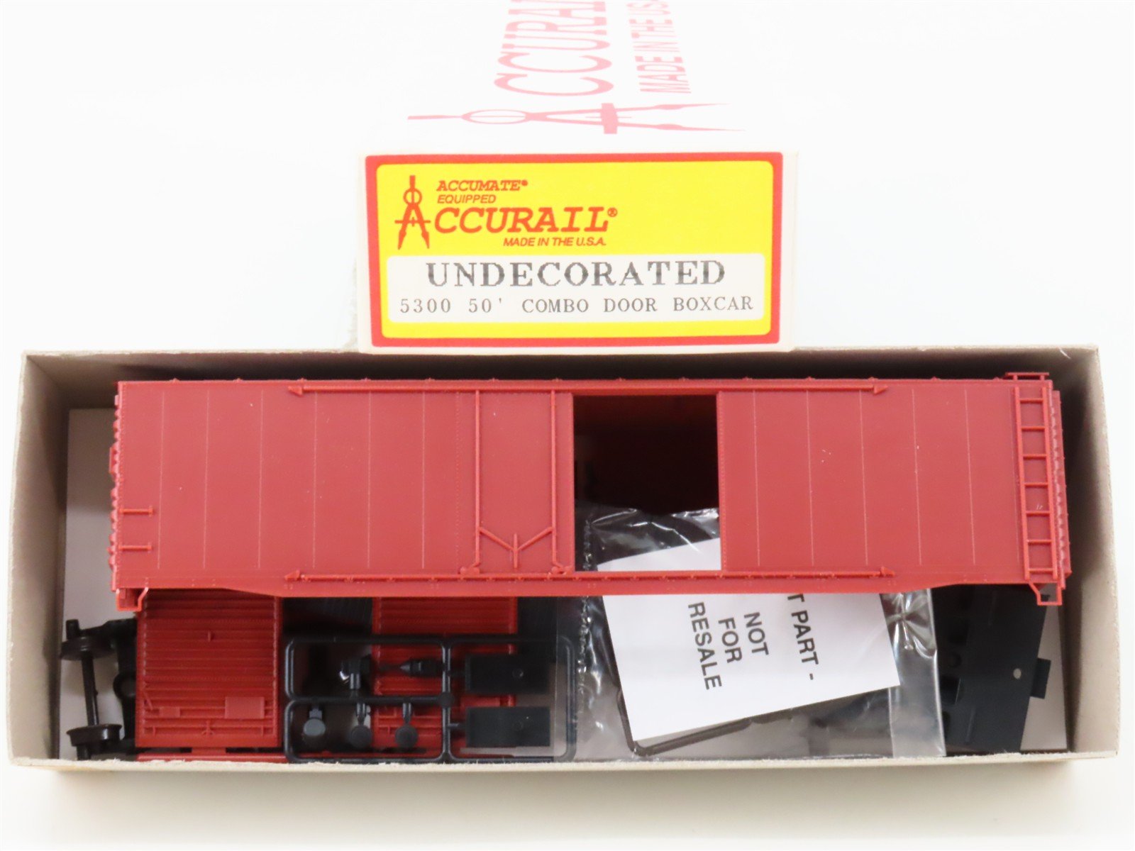 HO Scale Accurail Kit 5300 Undecorated 50' Combination Door Box Car
