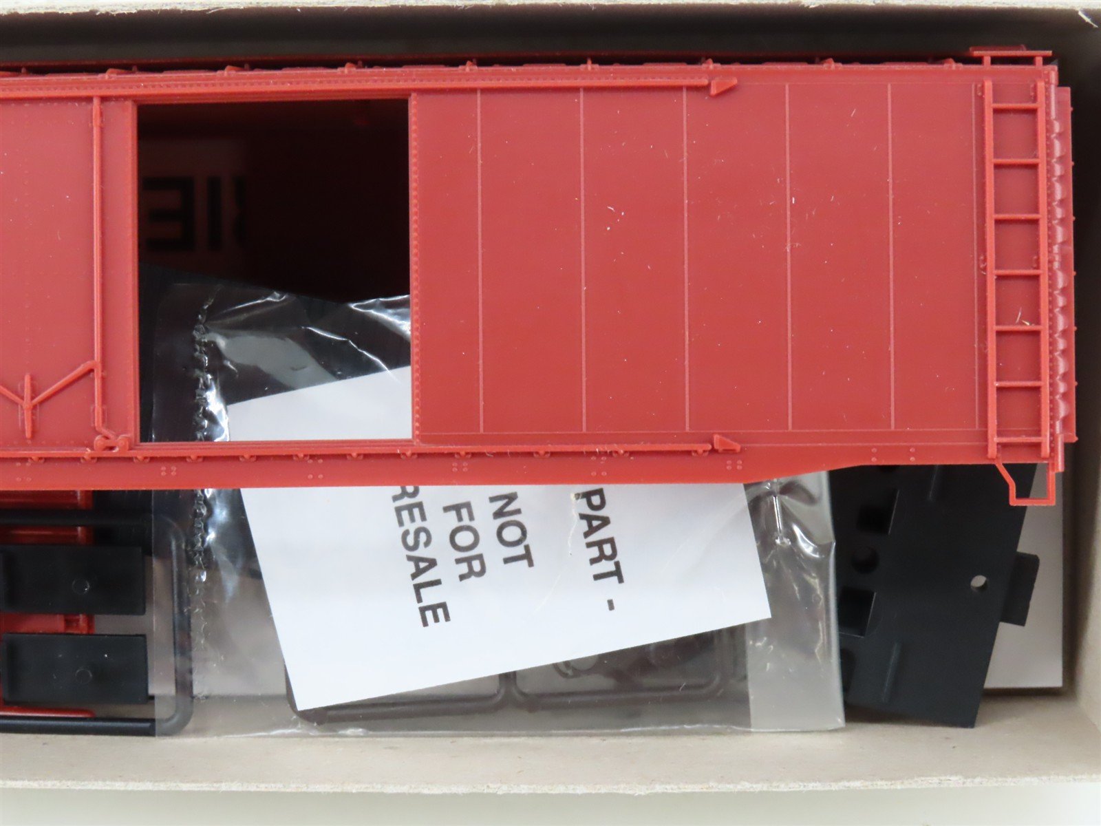 HO Scale Accurail Kit 5300 Undecorated 50' Combination Door Box Car